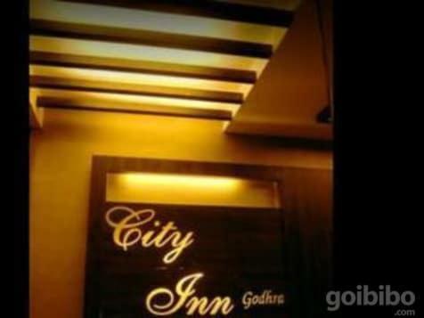 Hotel City Inn Godhra Exteriör bild